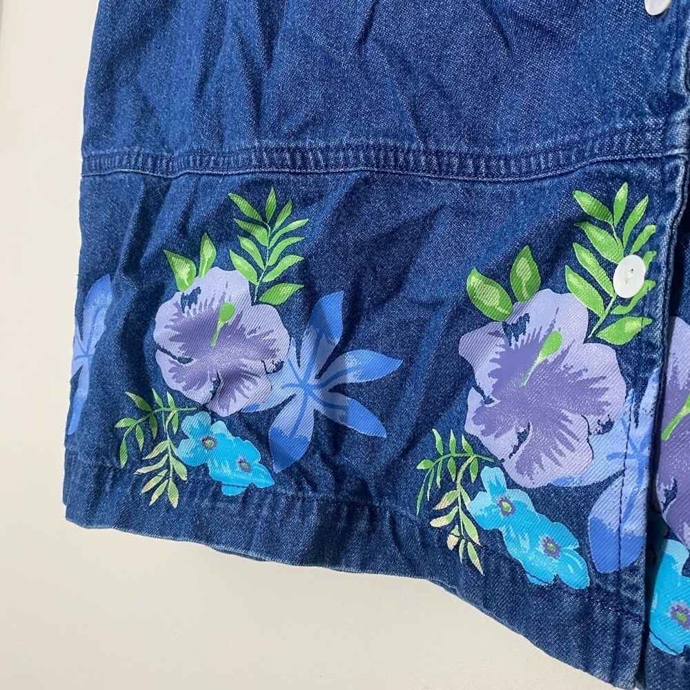 Erika Collection demin top with floral design. Size Large. - Picture 2 of 4